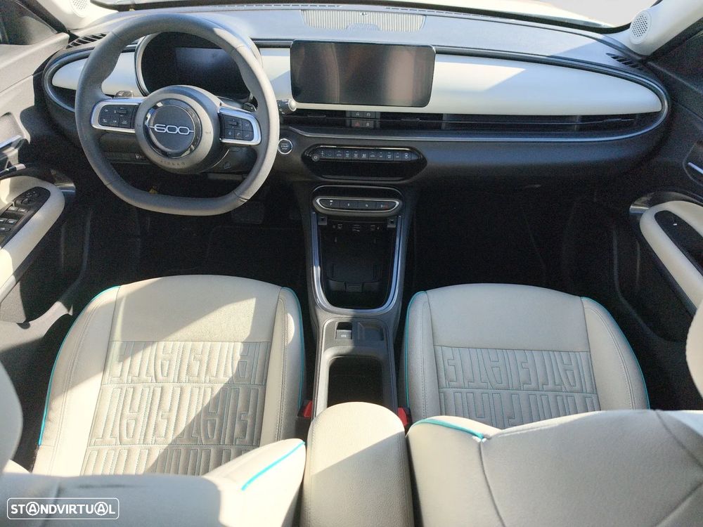 Fiat 600 1.2 Hybrid La Prima - 11