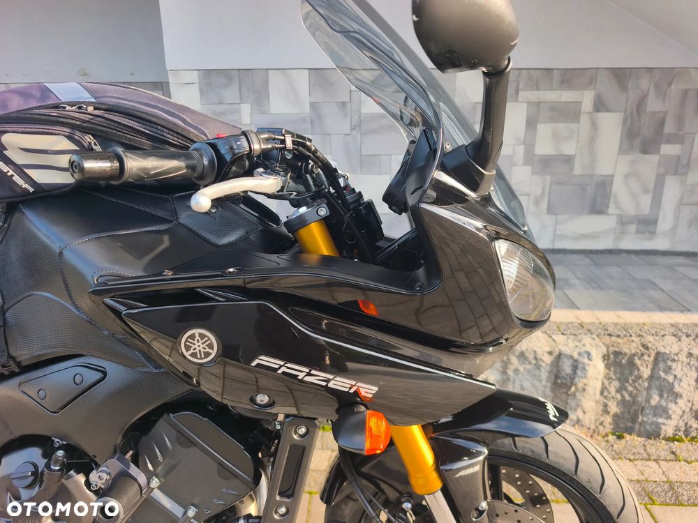 Yamaha FZ8 - 4