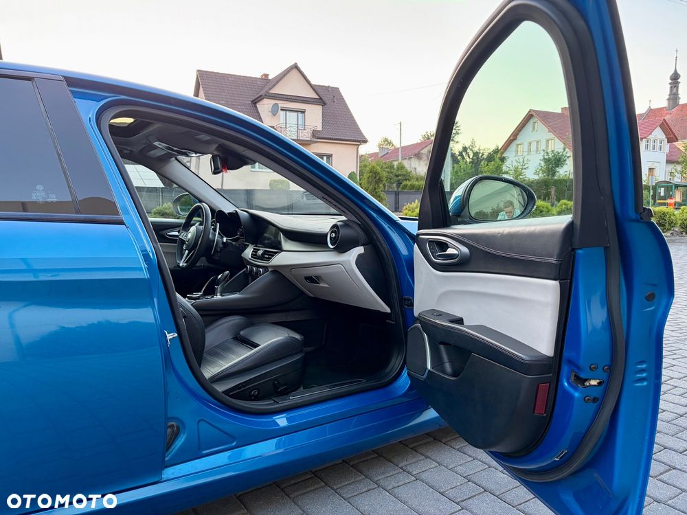 Alfa Romeo Giulia 2.0 Turbo 16V AT8 Veloce - 33