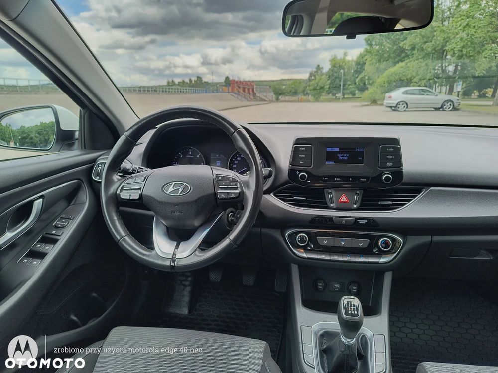 Hyundai i30 1.6 D Comfort - 26