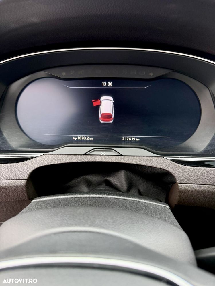 Volkswagen Passat - 12