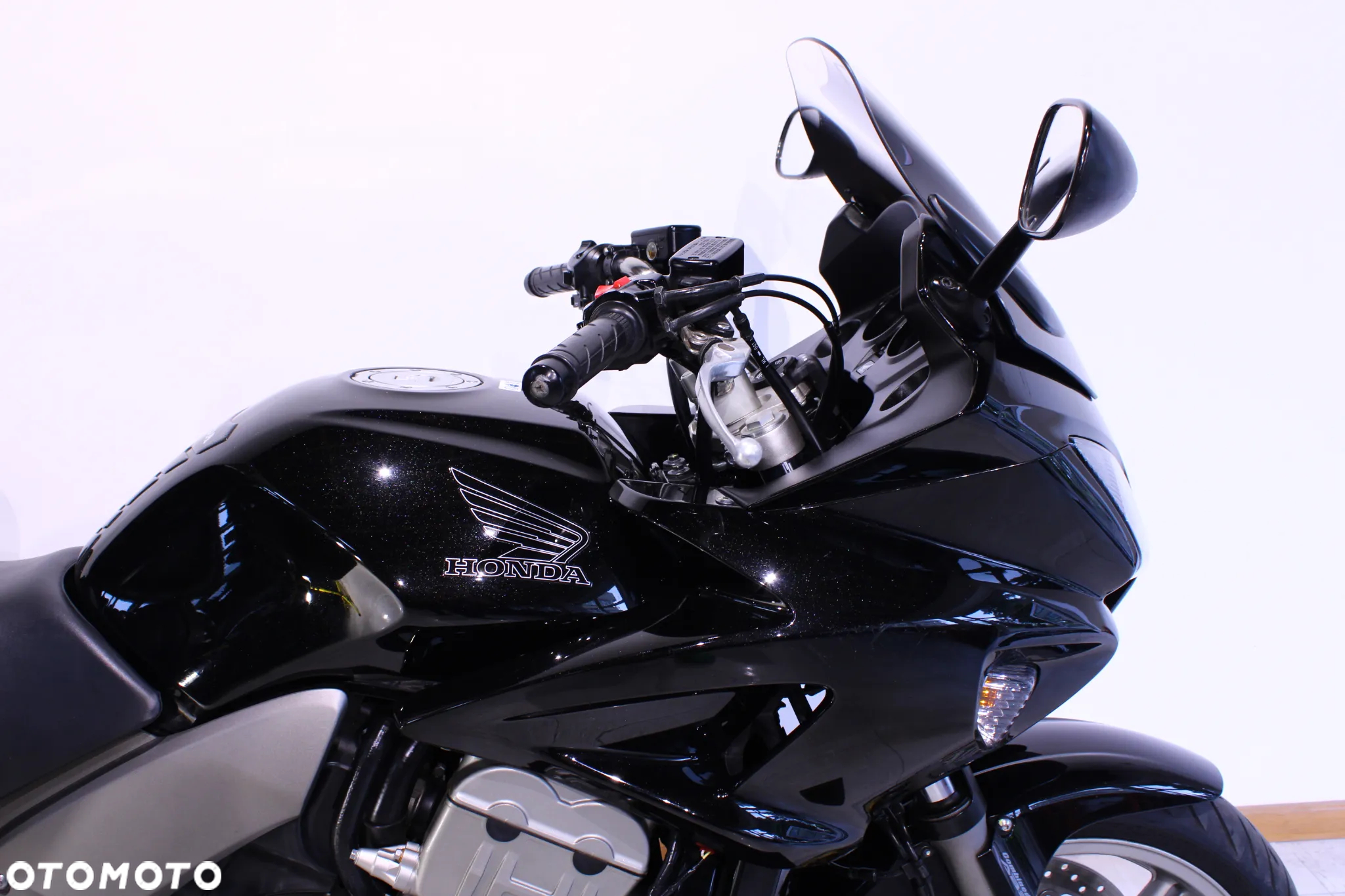 Honda CBF - 12