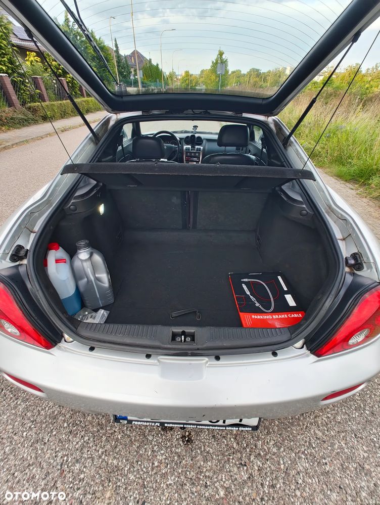 Hyundai Coupe - 14