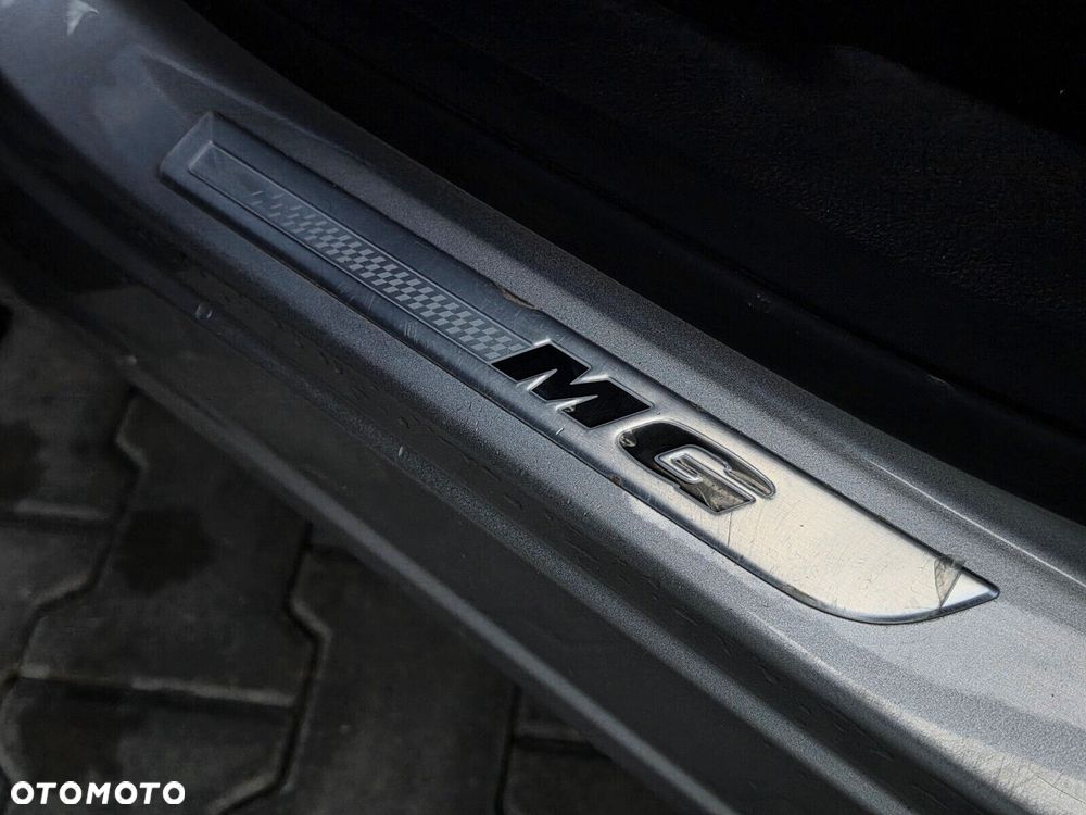MG HS 1.5 T-GDI Excite DCT - 12