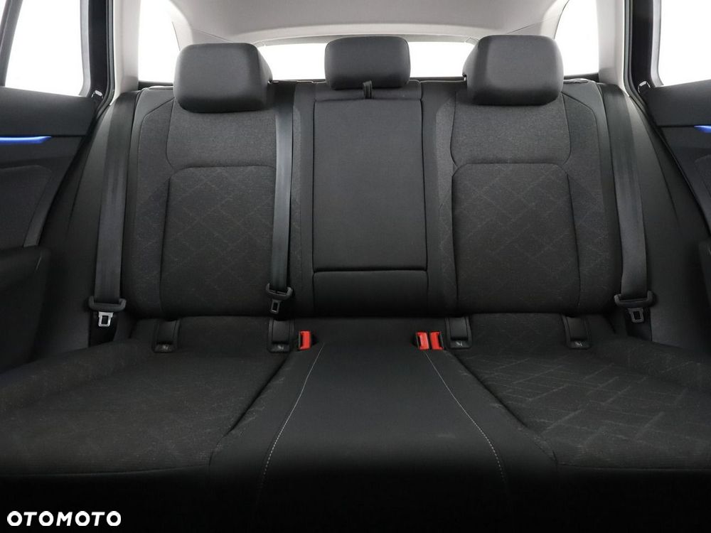 Volkswagen Golf 1.5 eTSI Life DSG - 19