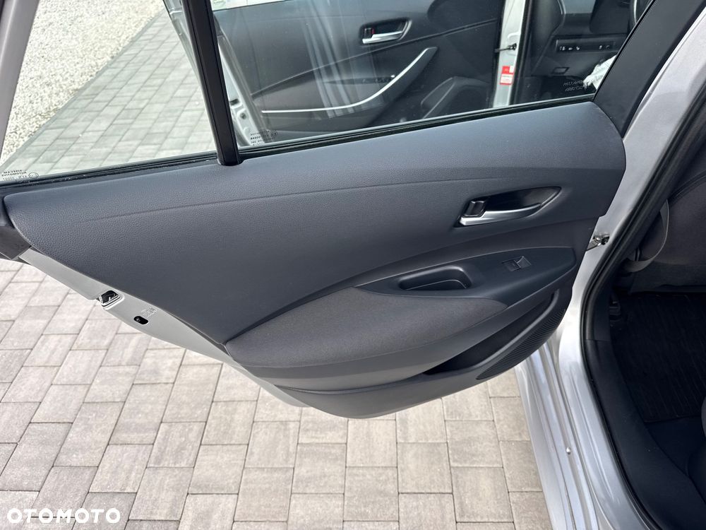 Toyota Corolla 2.0 Hybrid Comfort - 23