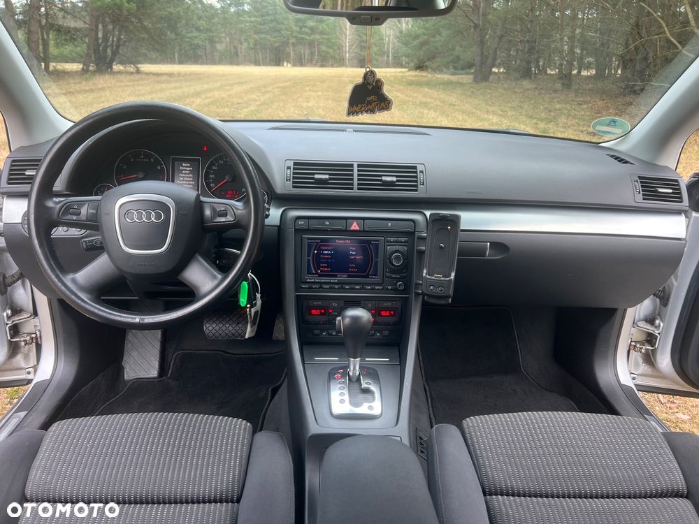 Audi A4 Limousine - 31