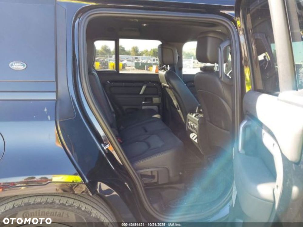 Land Rover Defender - 11