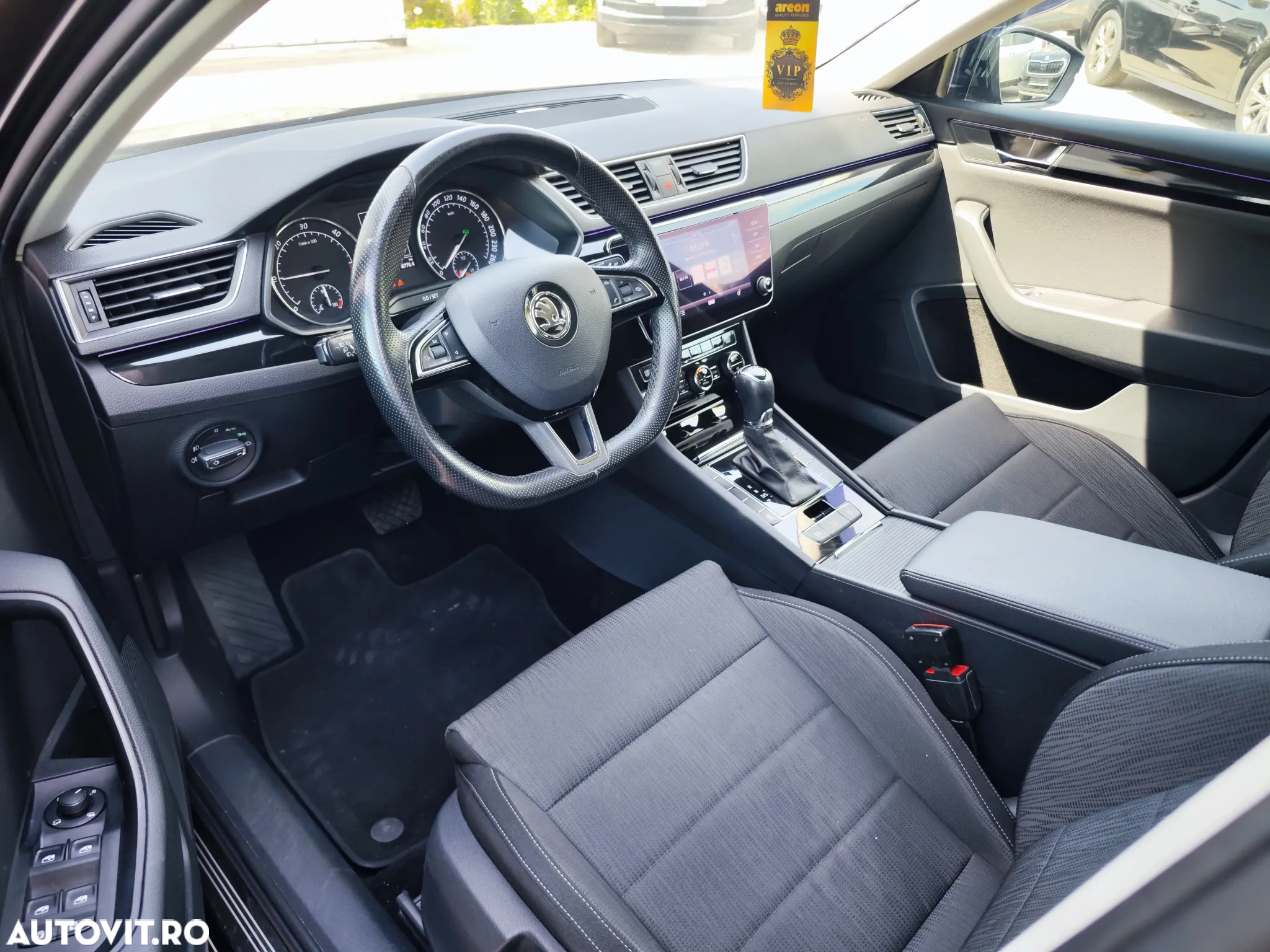 Skoda Superb 2.0 TDI DSG Ambition - 9
