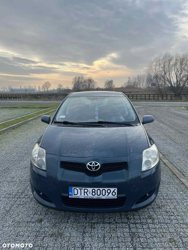 Toyota Auris - 1