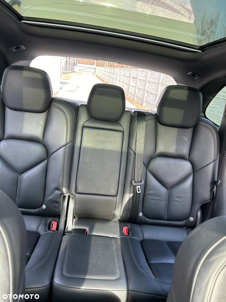 Porsche Cayenne Platinum Edition - 25
