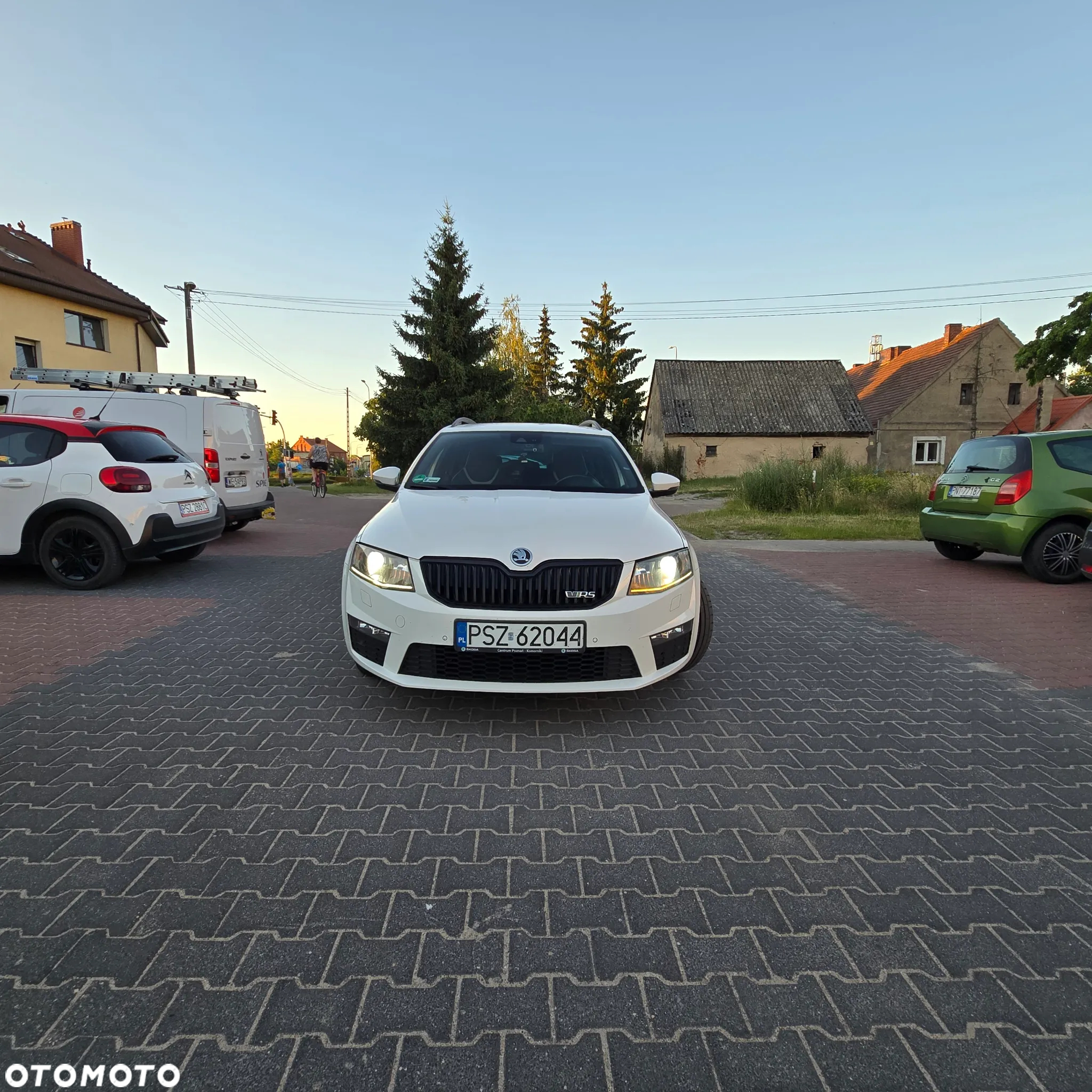 Skoda Octavia Combi 2.0 TDI RS - 4