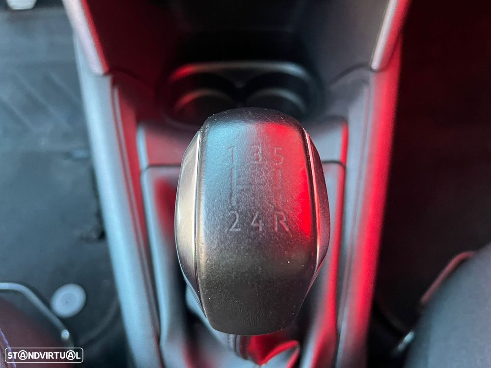 Peugeot 208 1.2 PureTech Active - 26