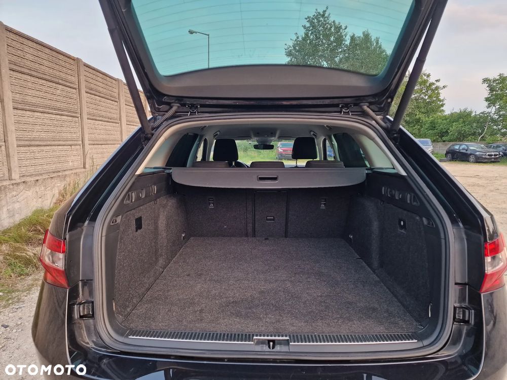 Skoda Superb ver-combi-1-4-tsi-iv-dsg-style - 20