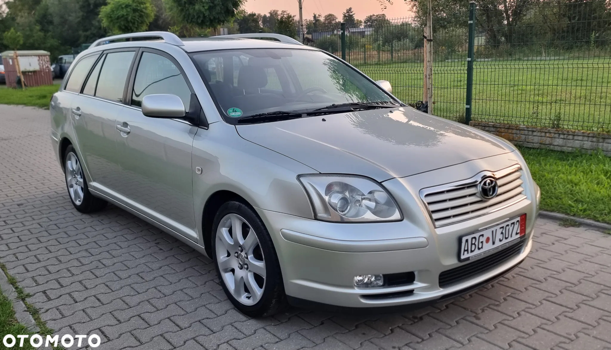 Toyota Avensis - 4