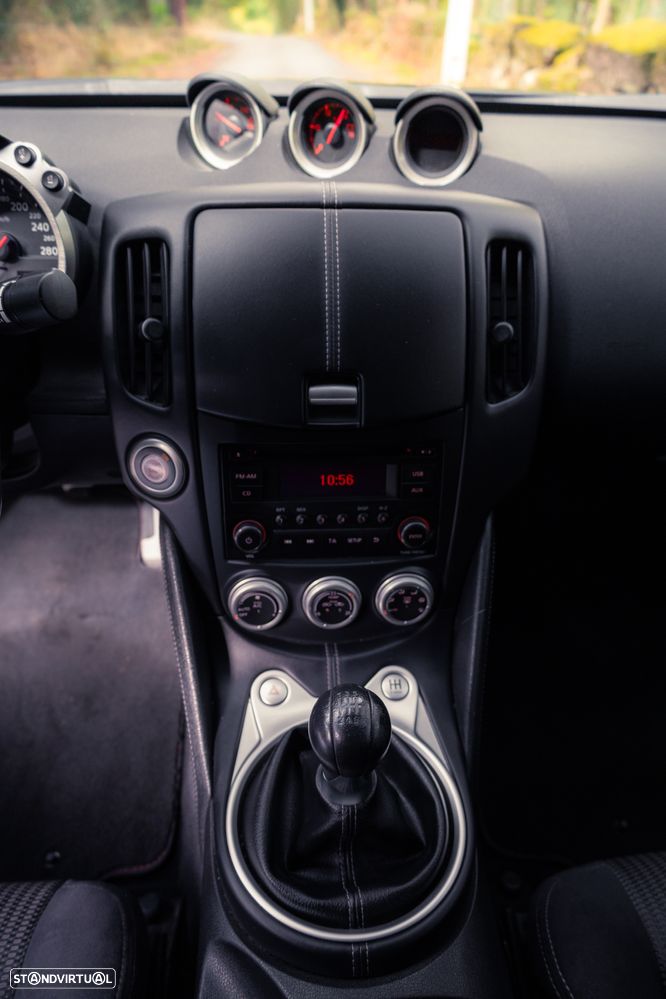 Nissan 370 Z Black Edition - 11