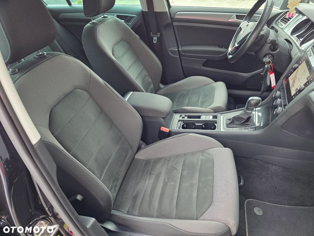 Volkswagen Golf - 6