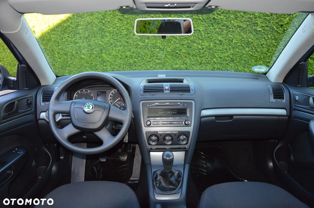 Skoda Octavia 1.6 Ambiente - 15