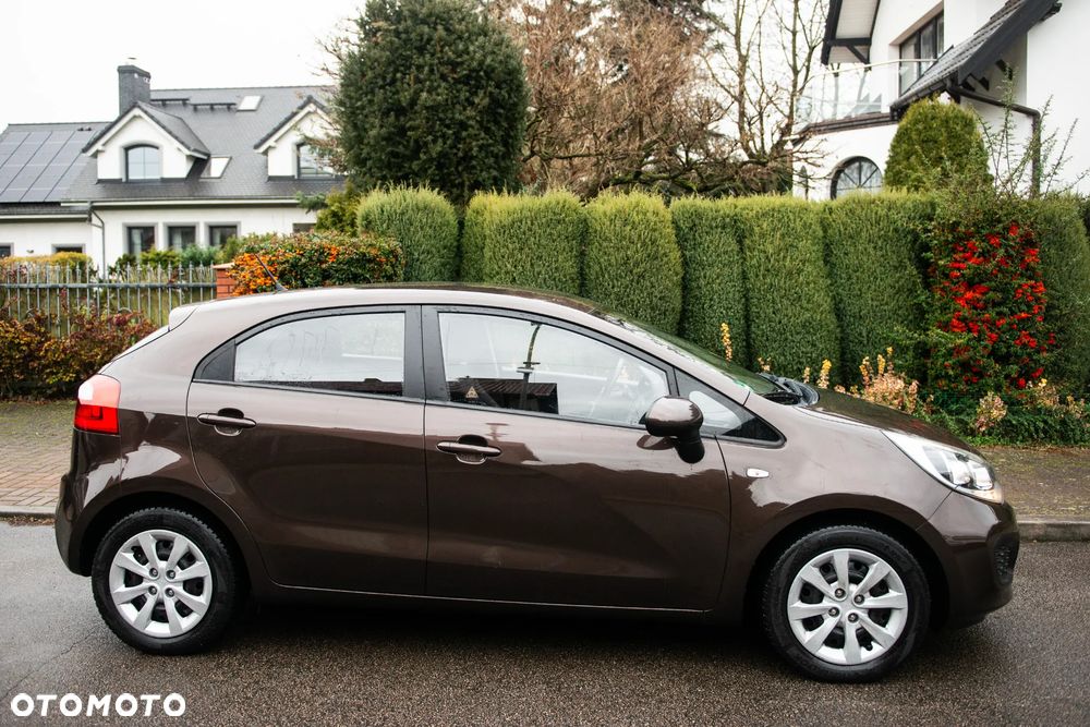 Kia Rio 1.2 Business Line - 12