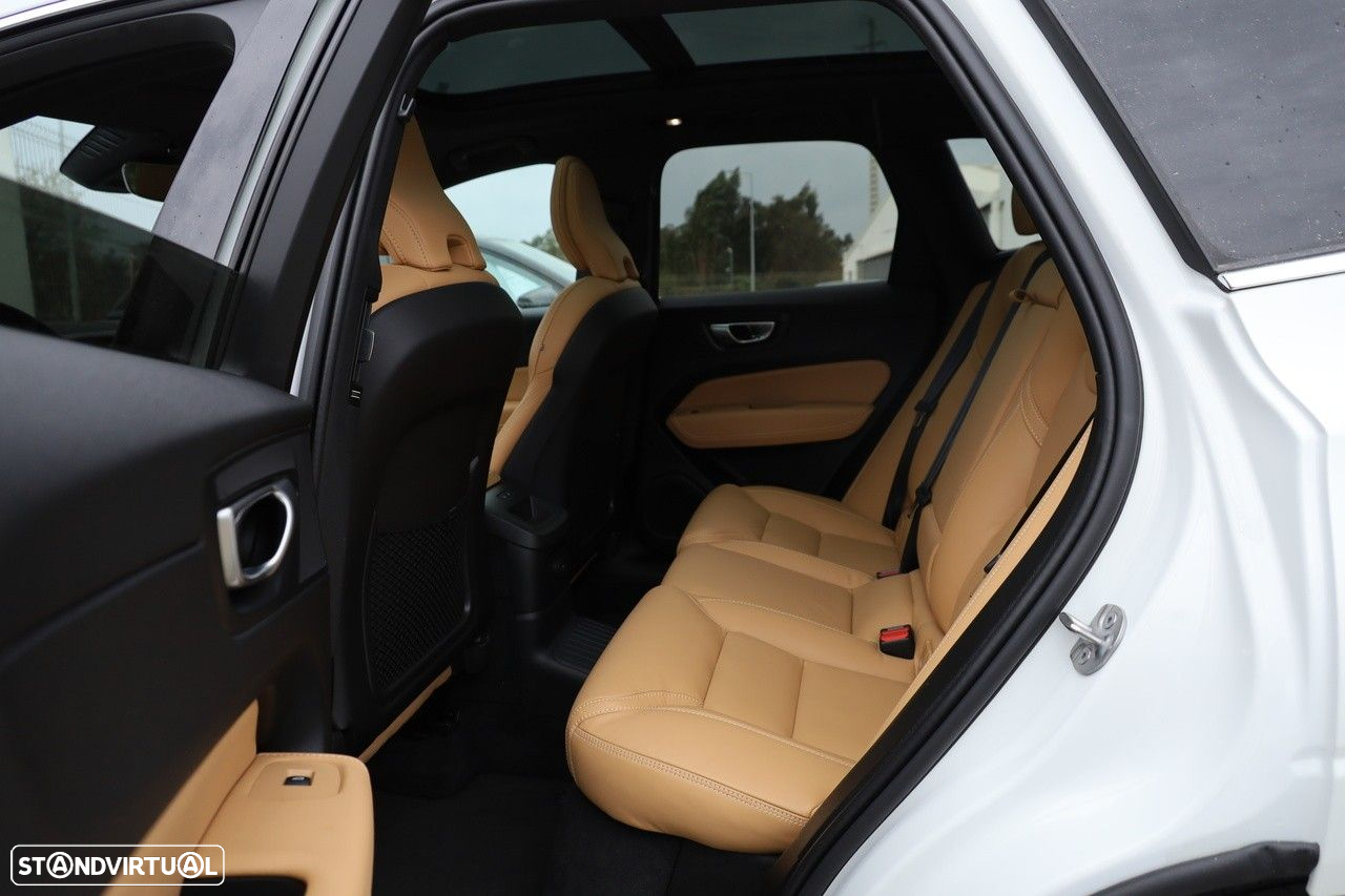 Volvo XC 60 2.0 T6 PHEV Plus Bright AWD - 12
