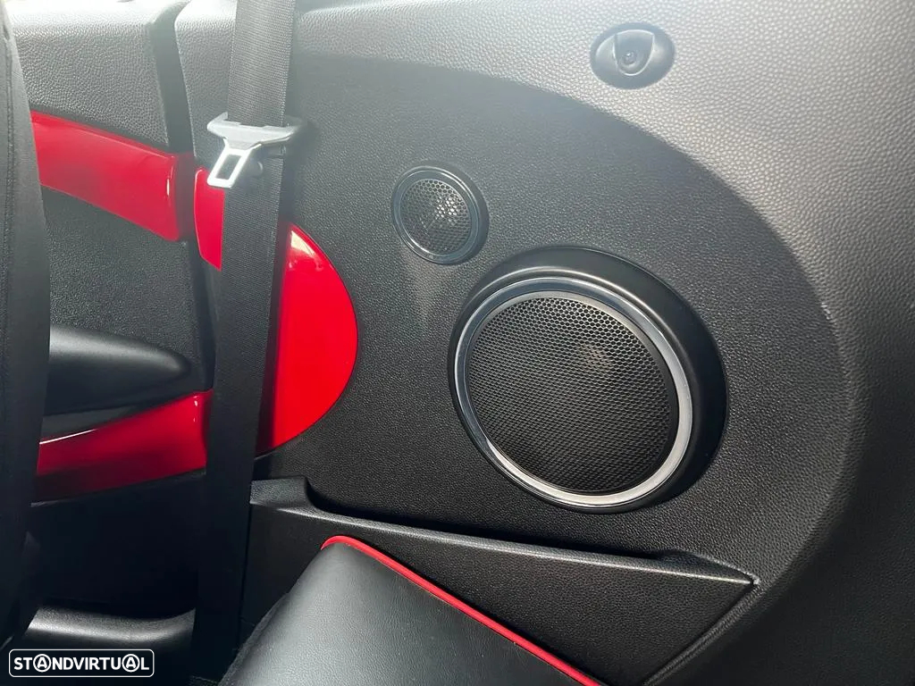 MINI Cabrio John Cooper Works - 27