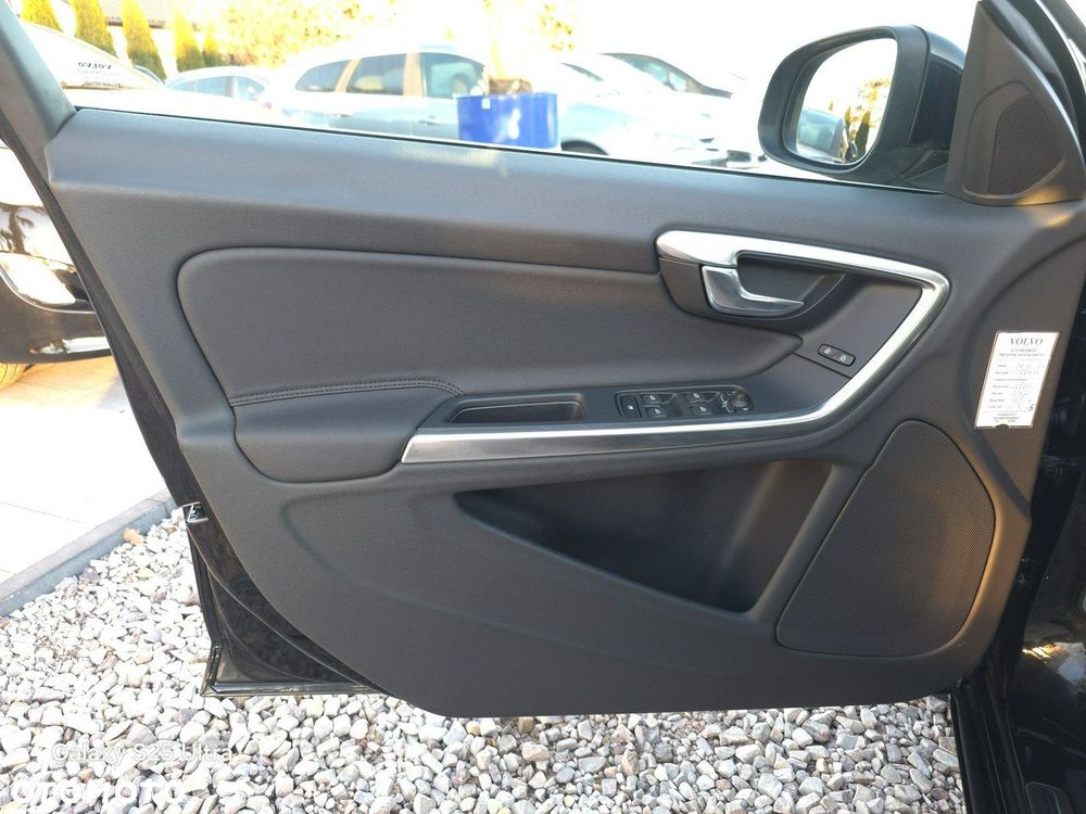 Volvo V60 D3 Momentum - 20