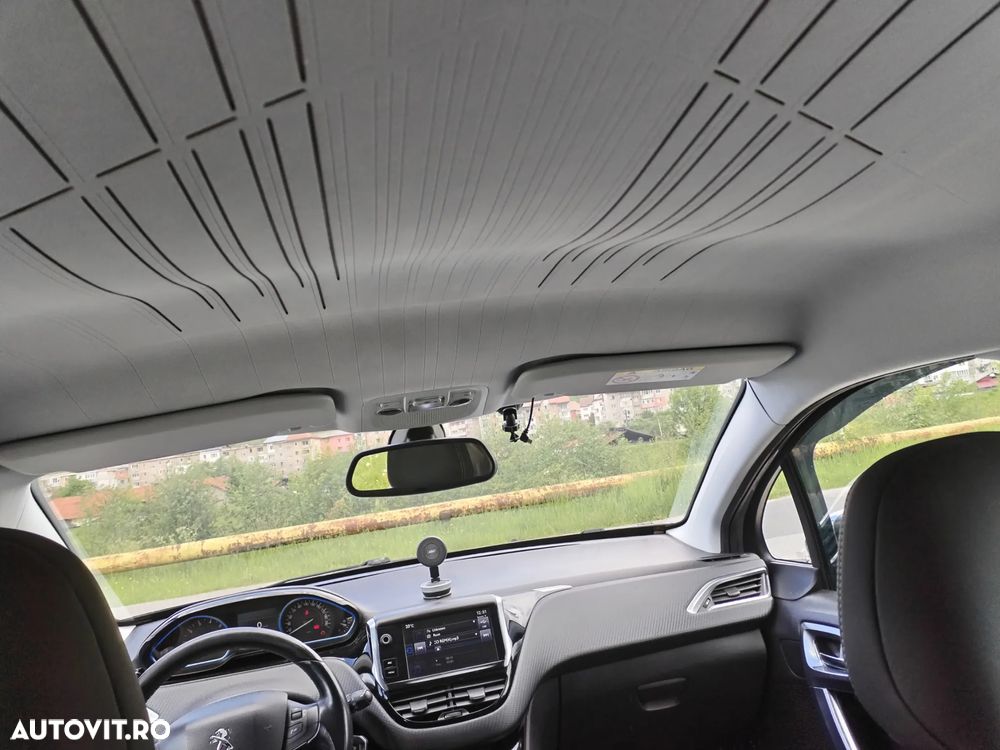 Peugeot 2008 1.2 PureTech Turbo S&S Allure - 8