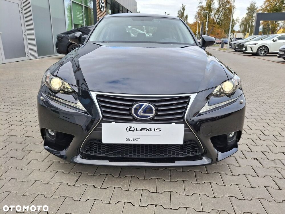 Lexus IS - 30