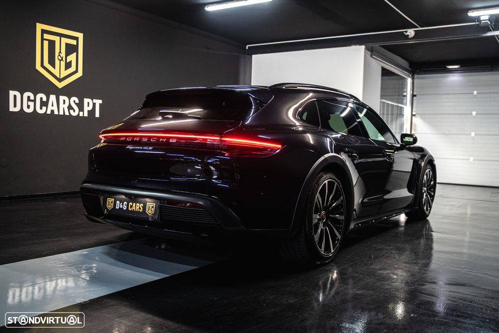 Porsche Taycan Cross Turismo 4S - 3
