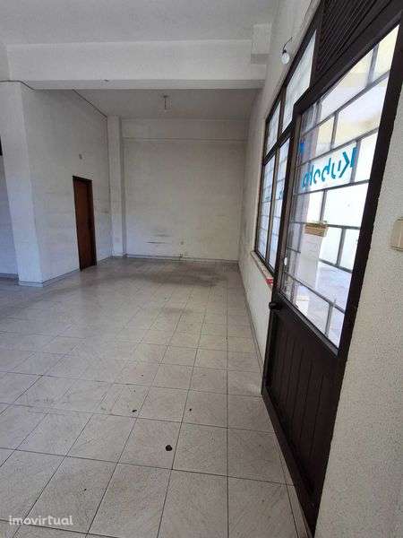 Loja para Arrendamento – 50 m² – Póvoa de Santo Adrião (Odivelas) - Grande imagem: 2/10