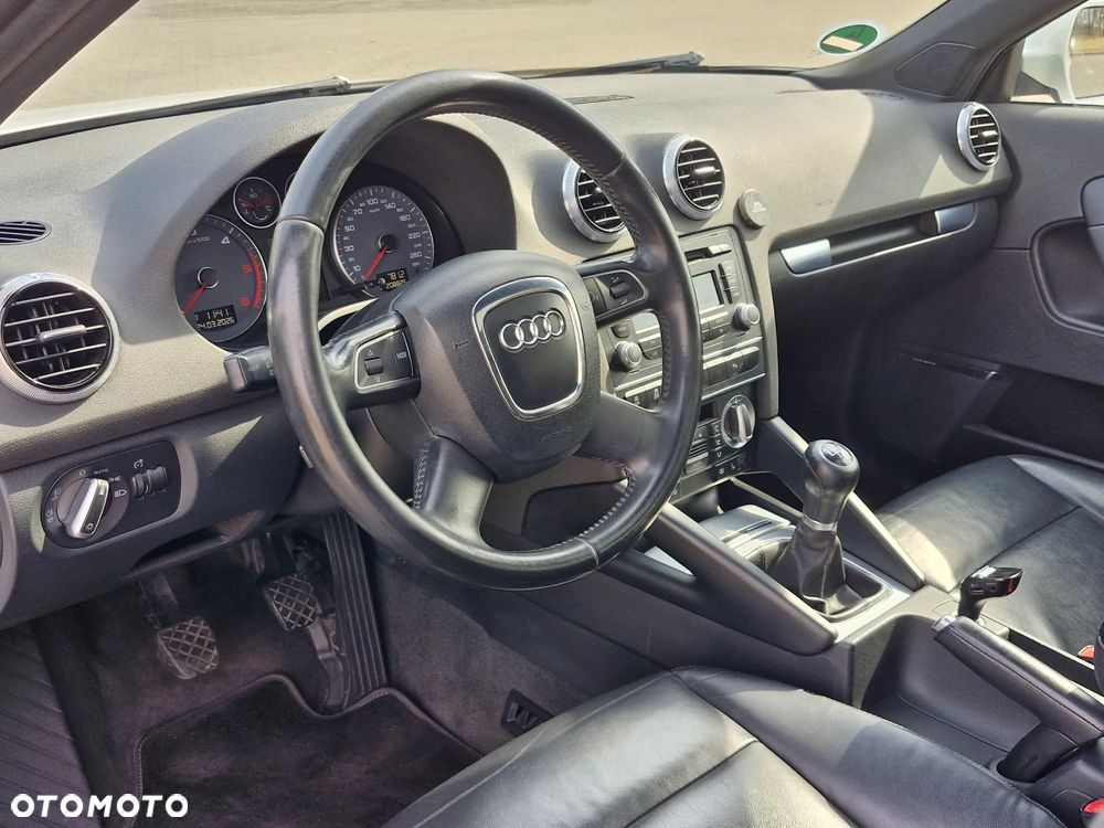 Audi A3 Sportback 2.0 TDI DPF S line Sportpaket (plus) - 17
