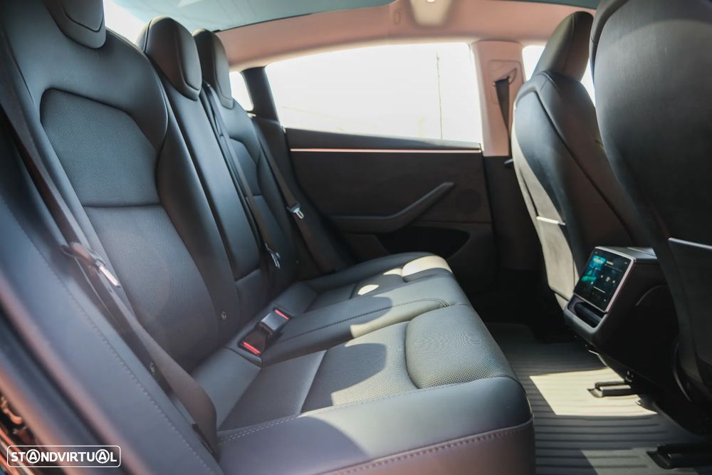 Tesla Model 3 Long Range Tração Integral - 28