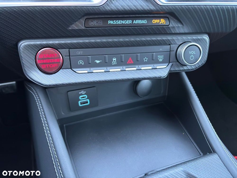 Ford Mustang - 34