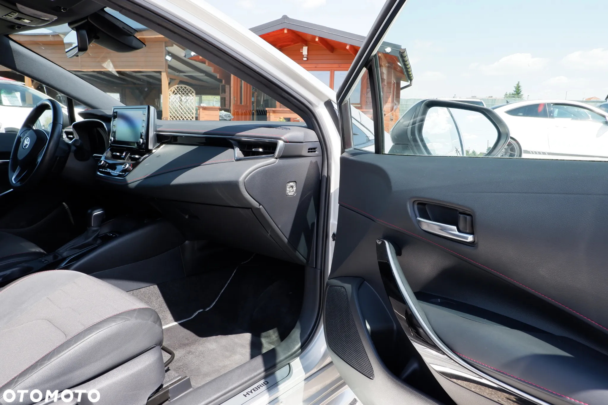 Toyota Corolla 2.0 Hybrid Executive - 3