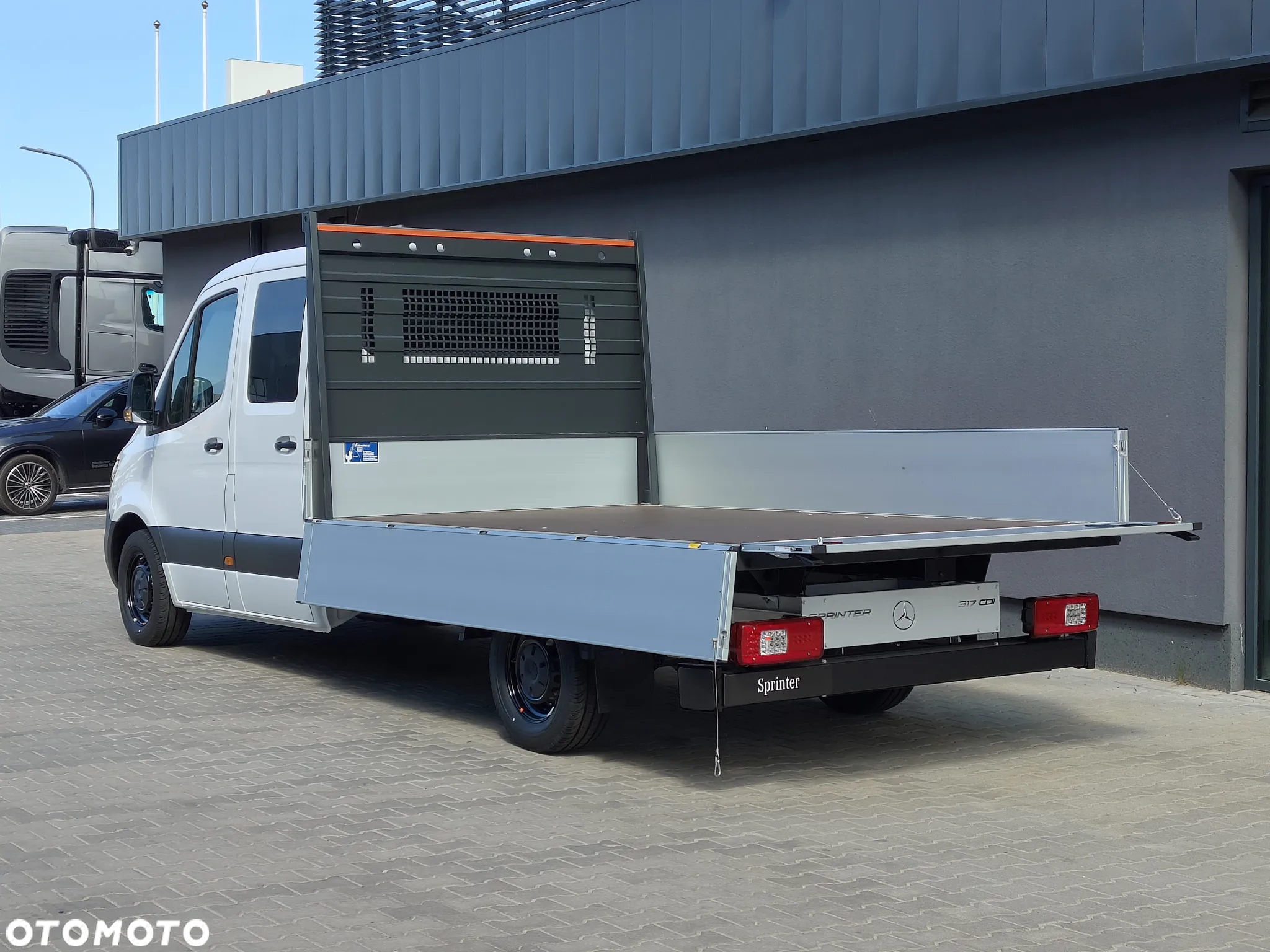 Mercedes-Benz Sprinter - 4