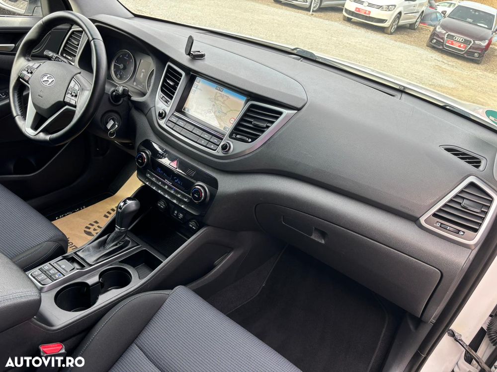 Hyundai Tucson 2.0 CRDI 4WD Automatik Style - 27