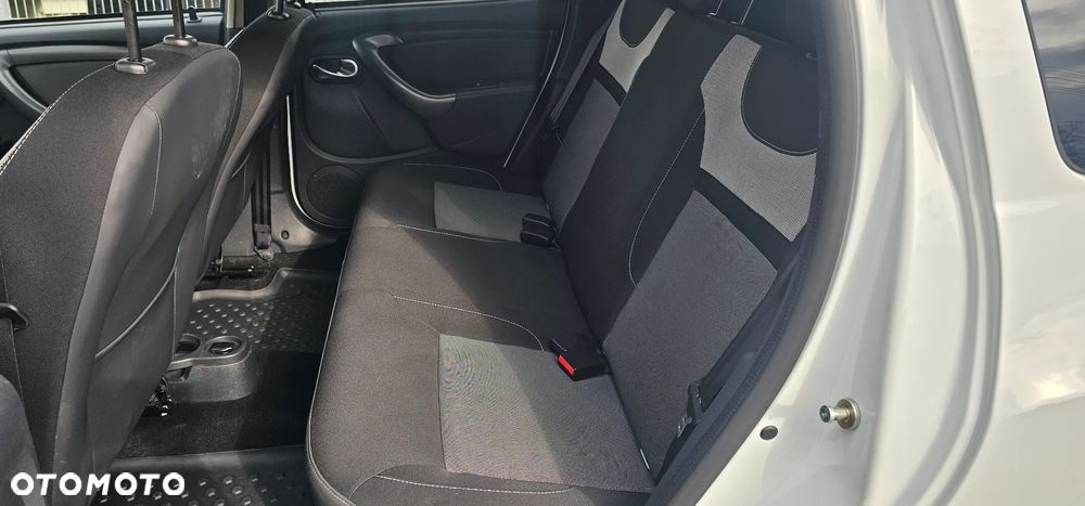 Dacia Duster 1.6 SCe Laureate S&S - 15