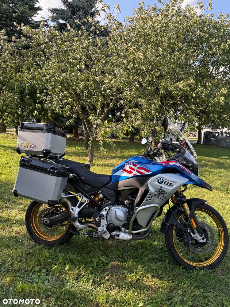 BMW F - 2