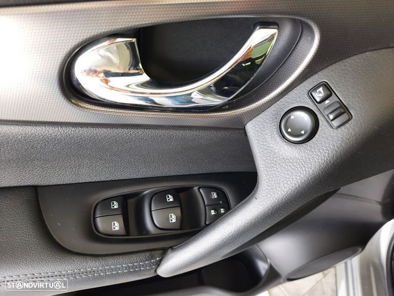Nissan Qashqai 1.5 dCi N-Connecta - 12