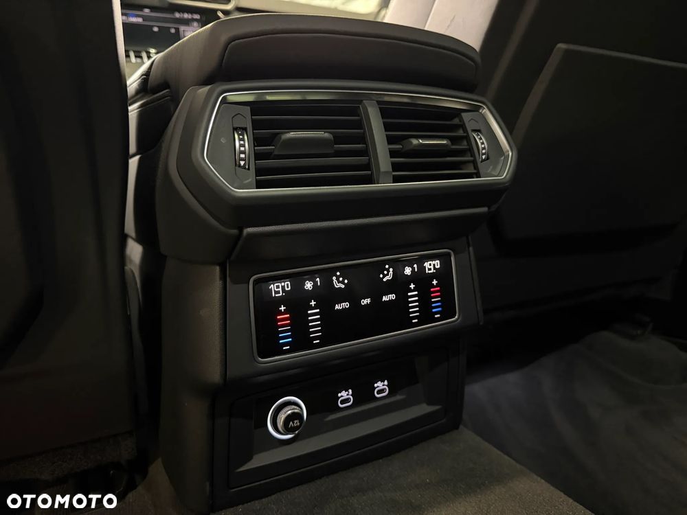 Lamborghini Urus - 35