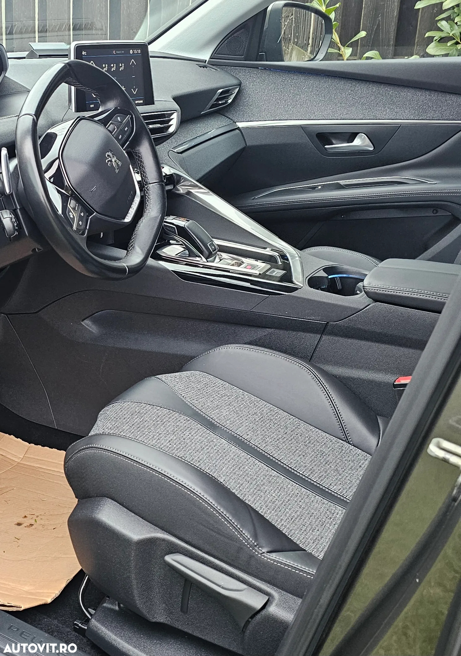 Peugeot 3008 1.5 BlueHDI S&S EAT8 Allure - 4
