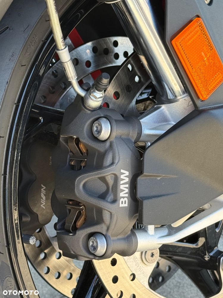 BMW R - 26