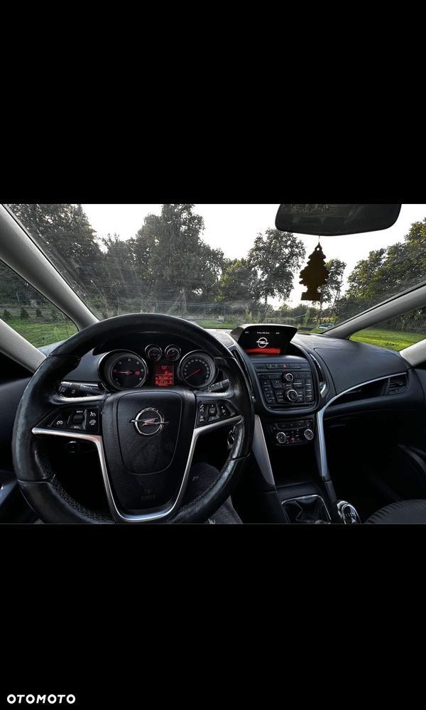 Opel Zafira - 11
