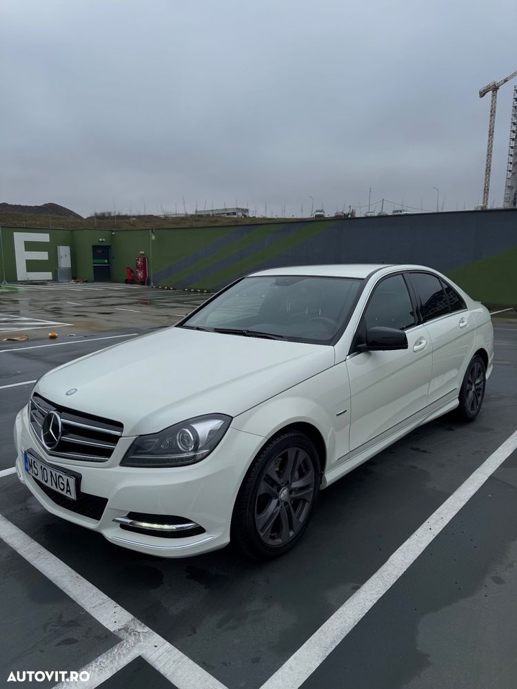 Mercedes-Benz C - 9