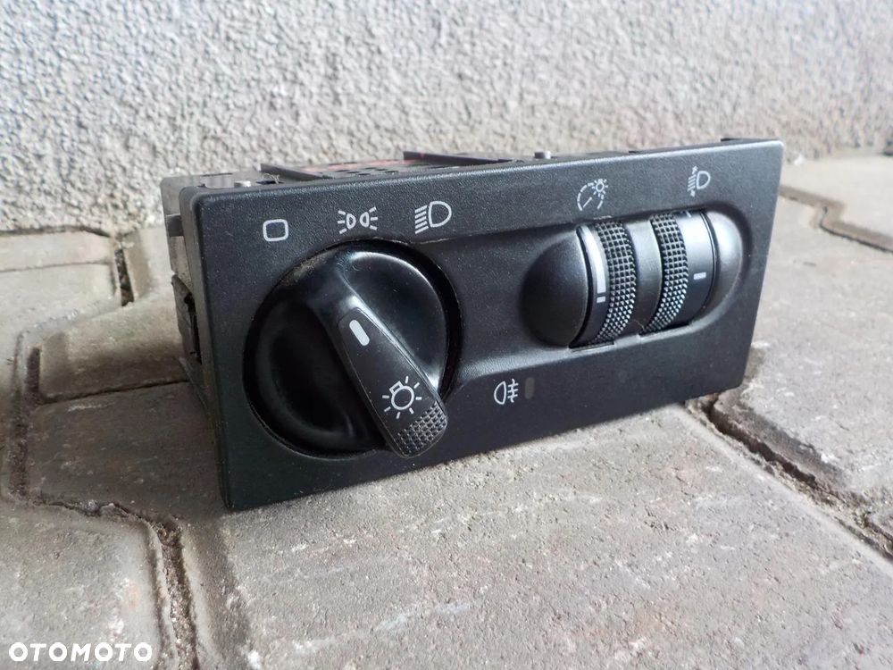 VW T4 96- WŁĄCZNIK ŚWIATEŁ CZERWONE PODŚWIETLENIE - 3