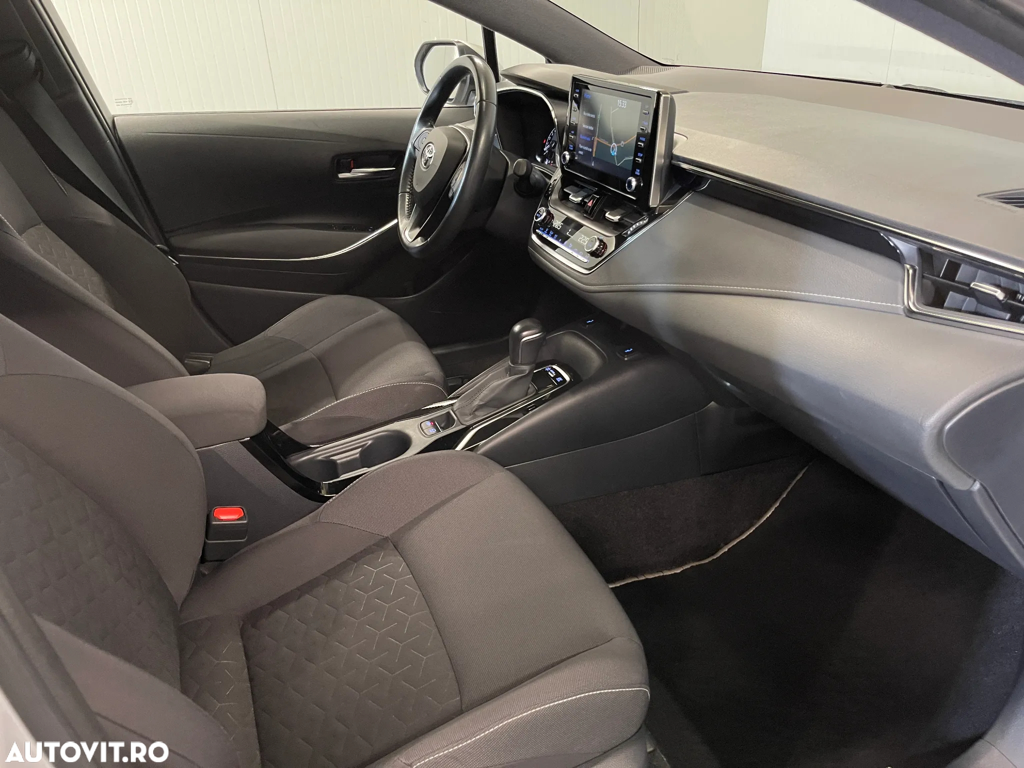 Toyota Corolla 1.8 HSD Business - 10