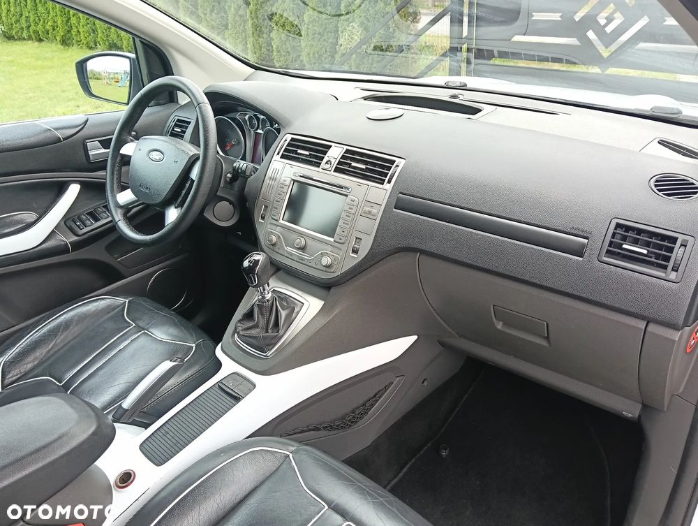 Ford Kuga - 37