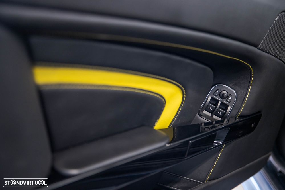 Aston Martin Vantage Roadster V12 S Sportshift 3 - 32