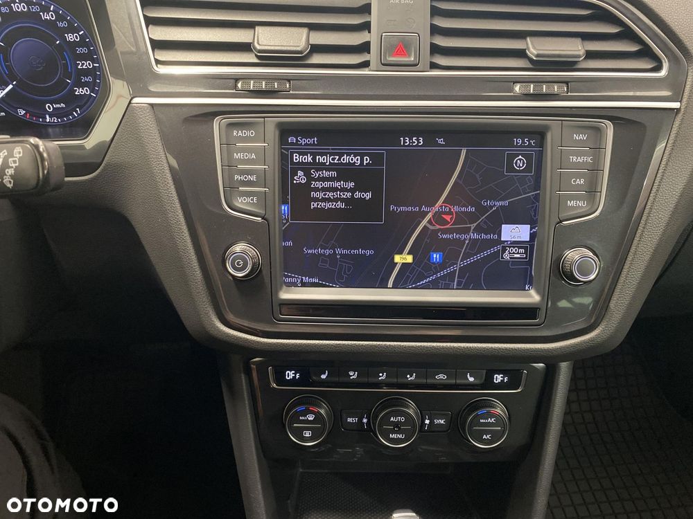 Volkswagen Tiguan - 19