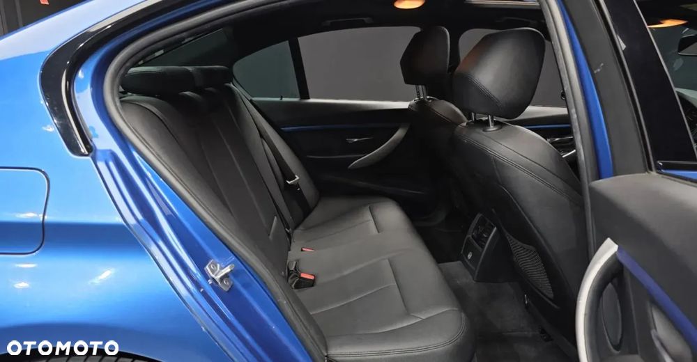 BMW Seria 3 320d Edition M Sport Shadow - 16